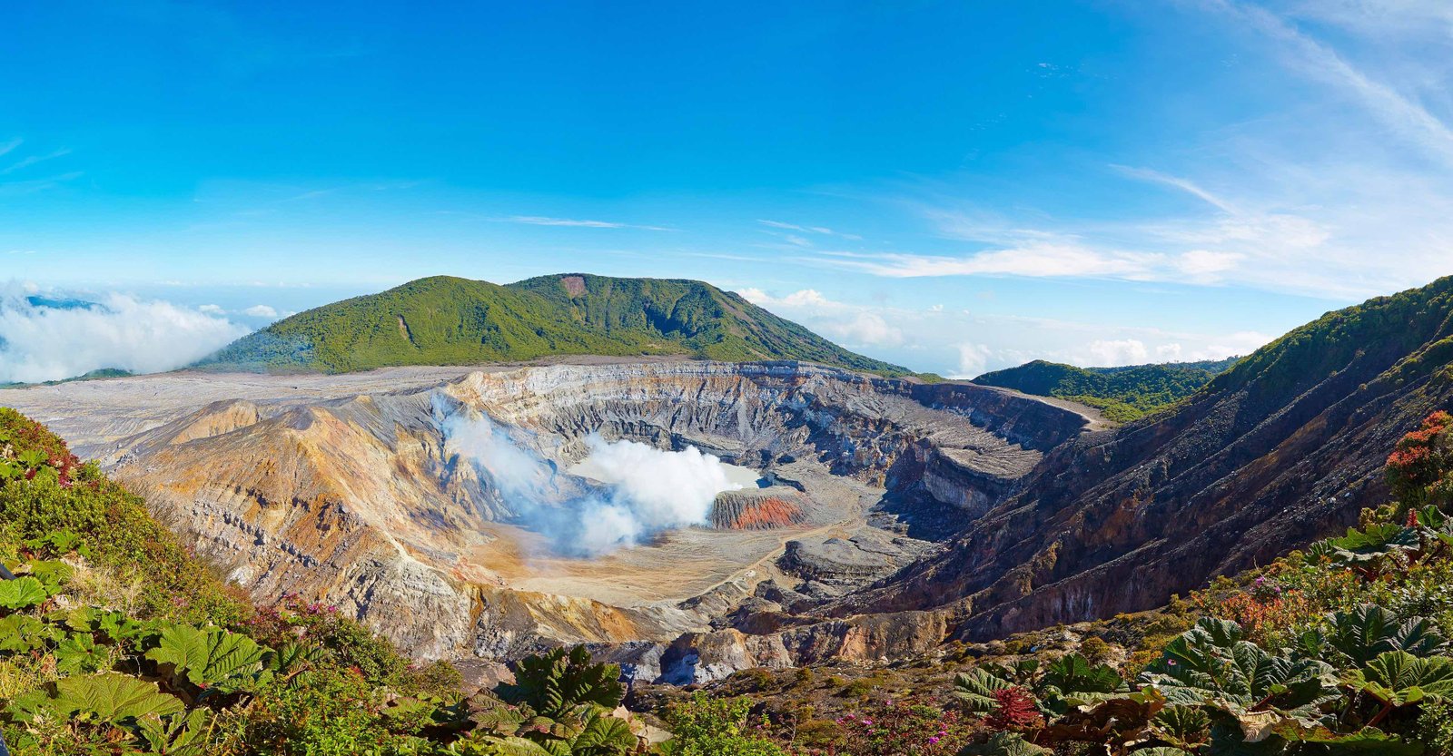 Volcan Poás, Plantaciones de Café, Grecia y Artesanias de Sarchi